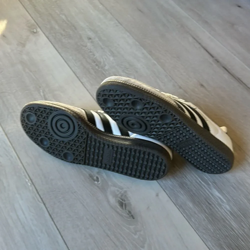 Adidas Samba OG Shoes Size 4.5 in‎ Cloud White/Core Black/gum NWT in packaging
